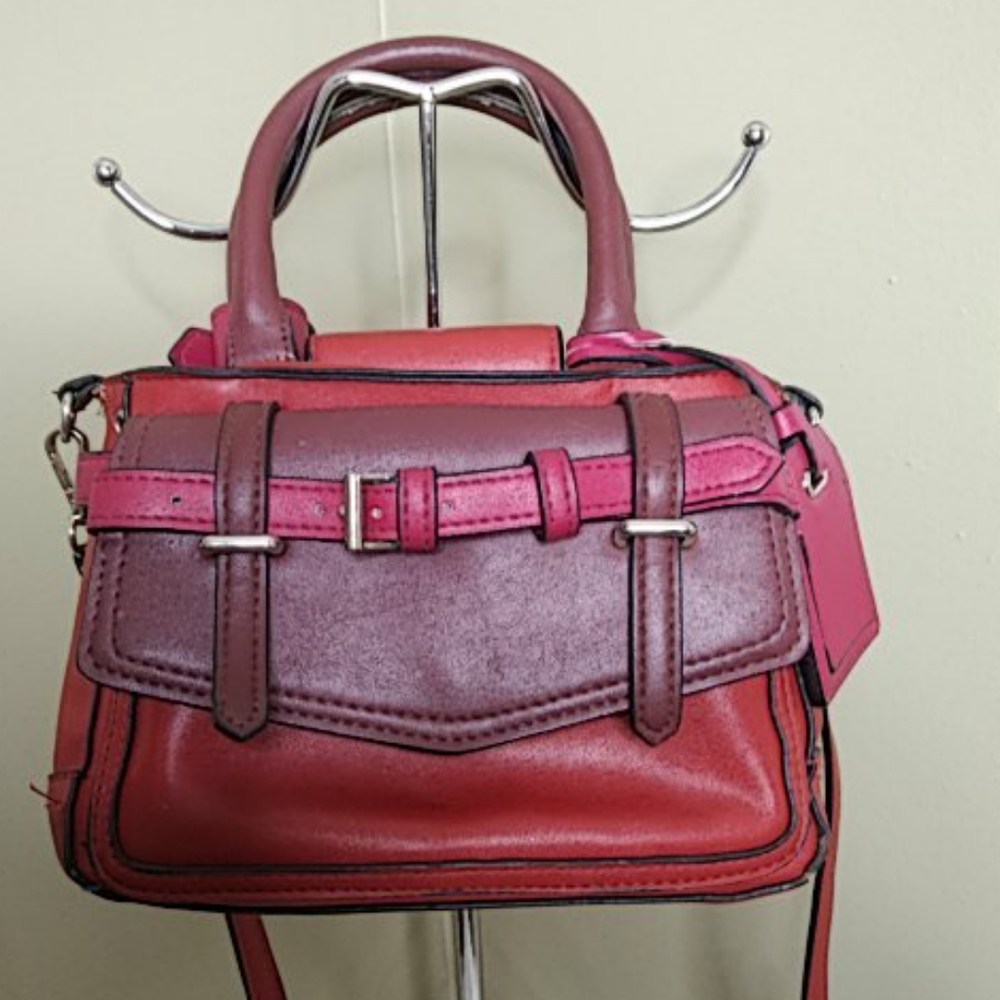 REED  Leather Crossbody Bag in Cherry Red Small w/Pockets